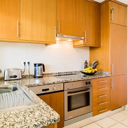 Apartamento 2-b Sleeps 6 Pool Parking Albufeira